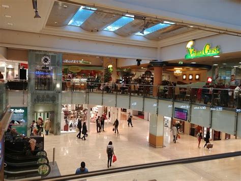 hotels near dez shopping centre